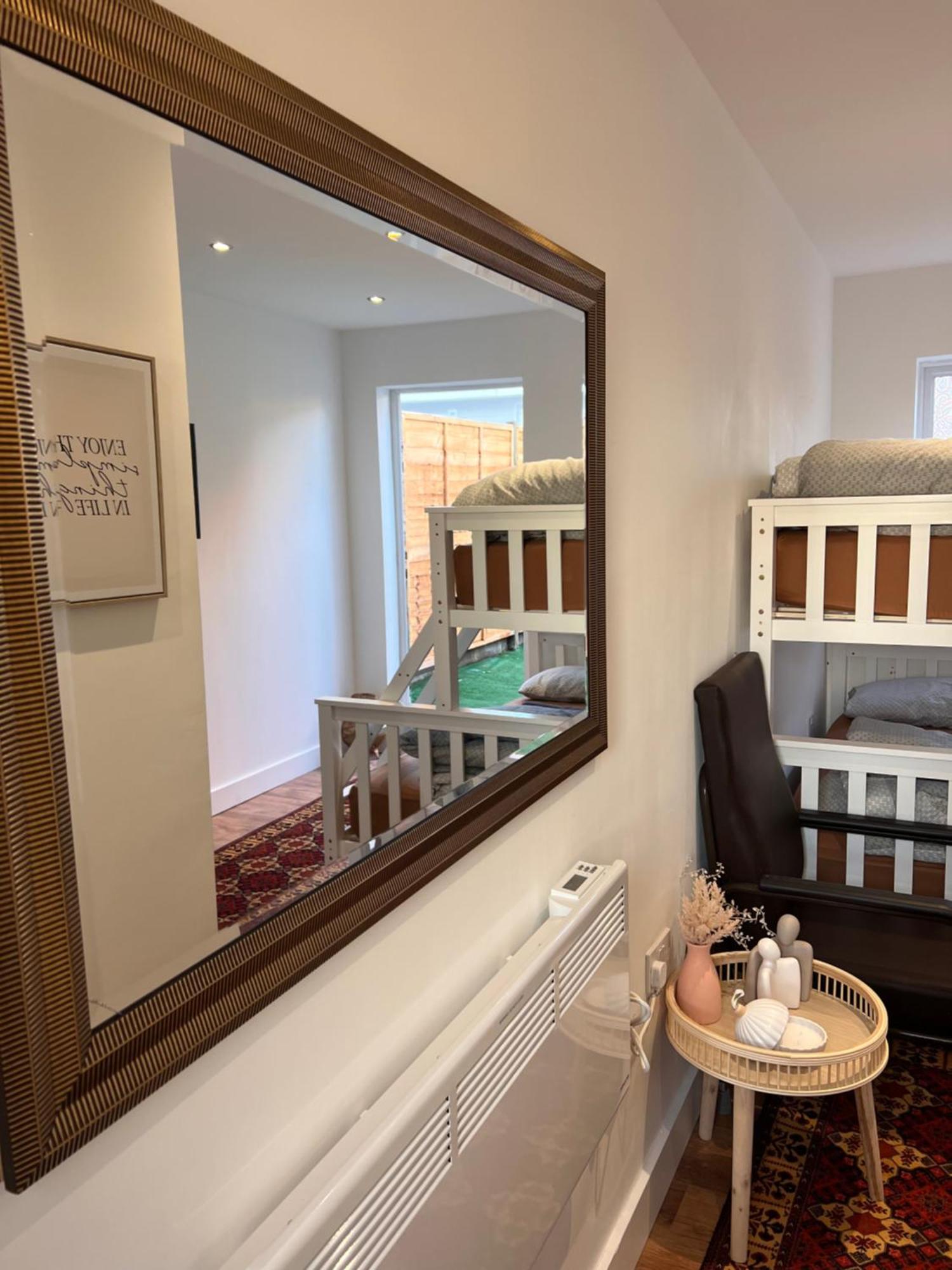 1 Bedroom & Bathroom Dorney Bagian luar foto