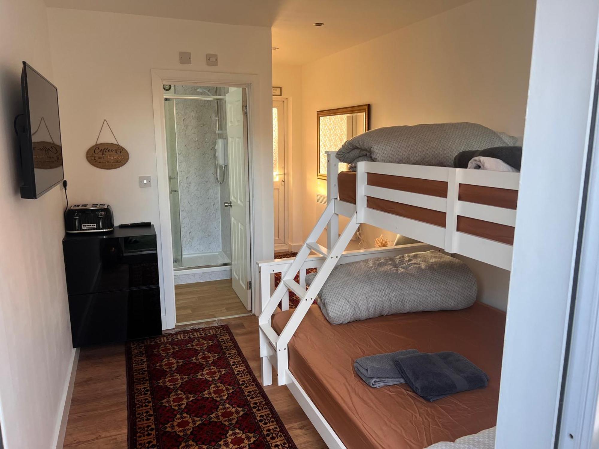 1 Bedroom & Bathroom Dorney Bagian luar foto